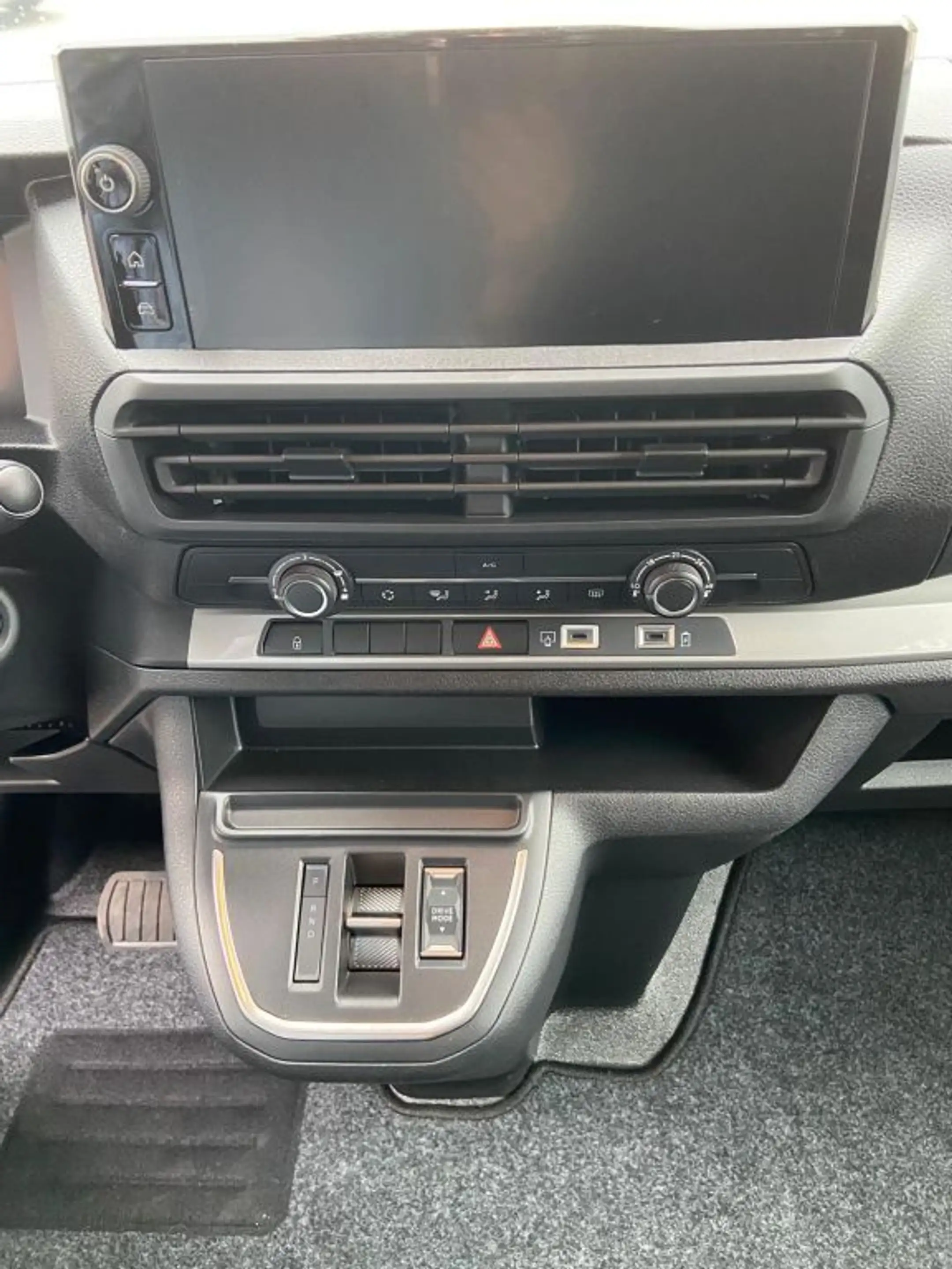 Peugeot Expert 2.2 Diesel 180 L3 S&S EAT8 — photo 10