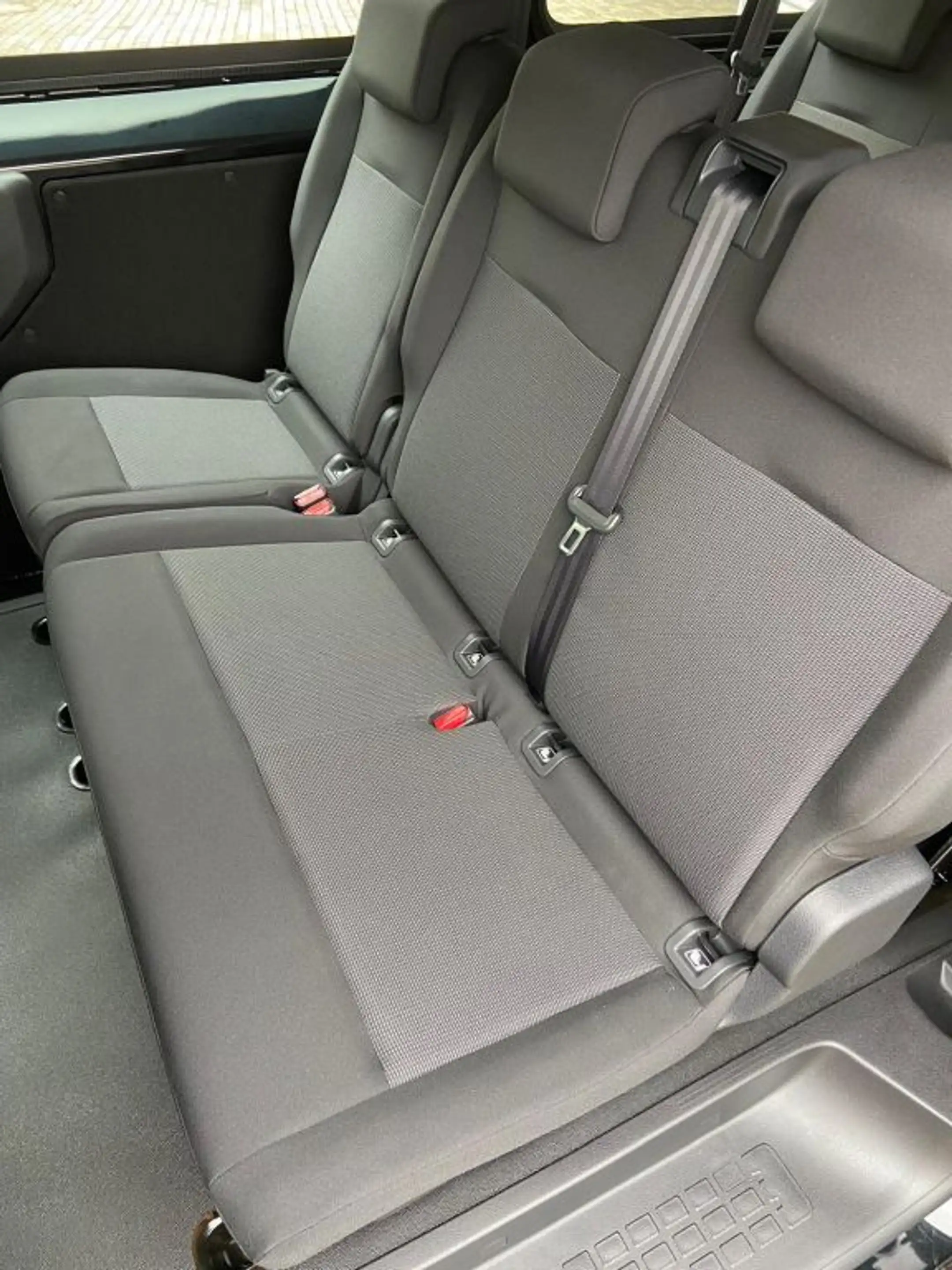 Peugeot Expert 2.2 Diesel 180 L3 S&S EAT8 — photo 6