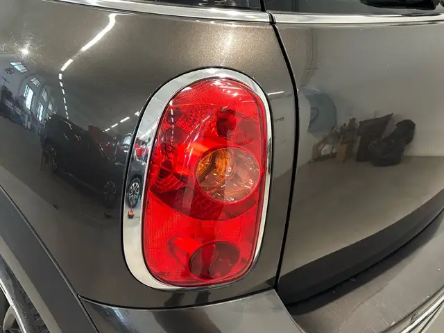 Mini Hatch view 20