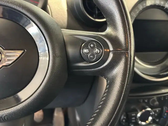 Mini Hatch view 16