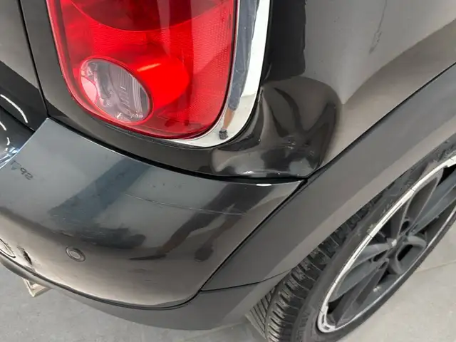 Mini Hatch view 6