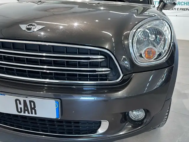 Mini Hatch view 19