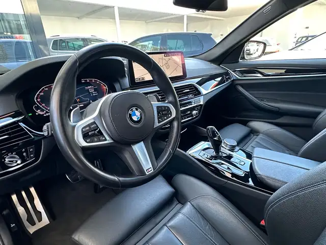 BMW 5 Series view 12
