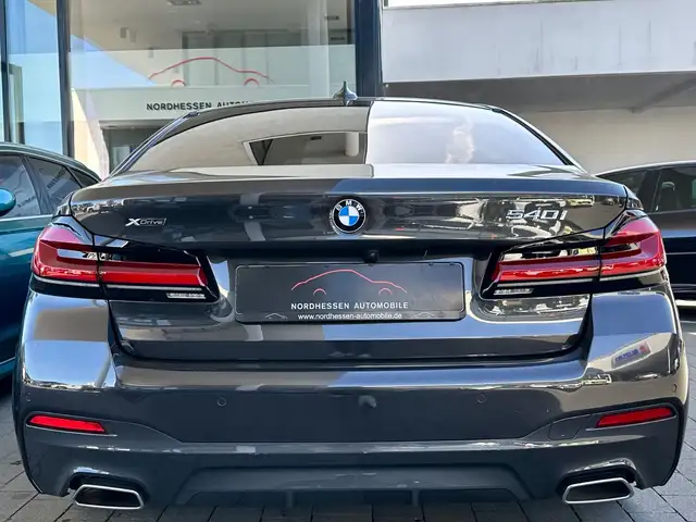 BMW 5 Series view 7