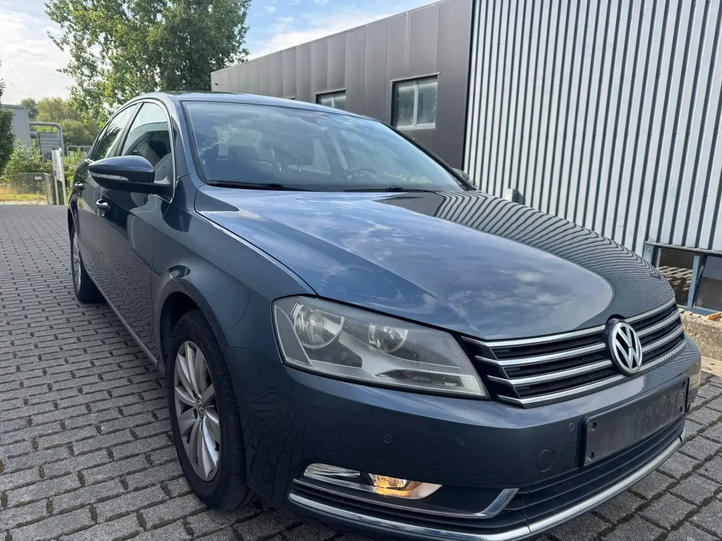 Volkswagen Passat Passat 1.6 CR TDi Grau - 1