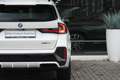 BMW iX1 eDrive20 High Executive M Sport / Sportstoelen / A Wit - thumbnail 23