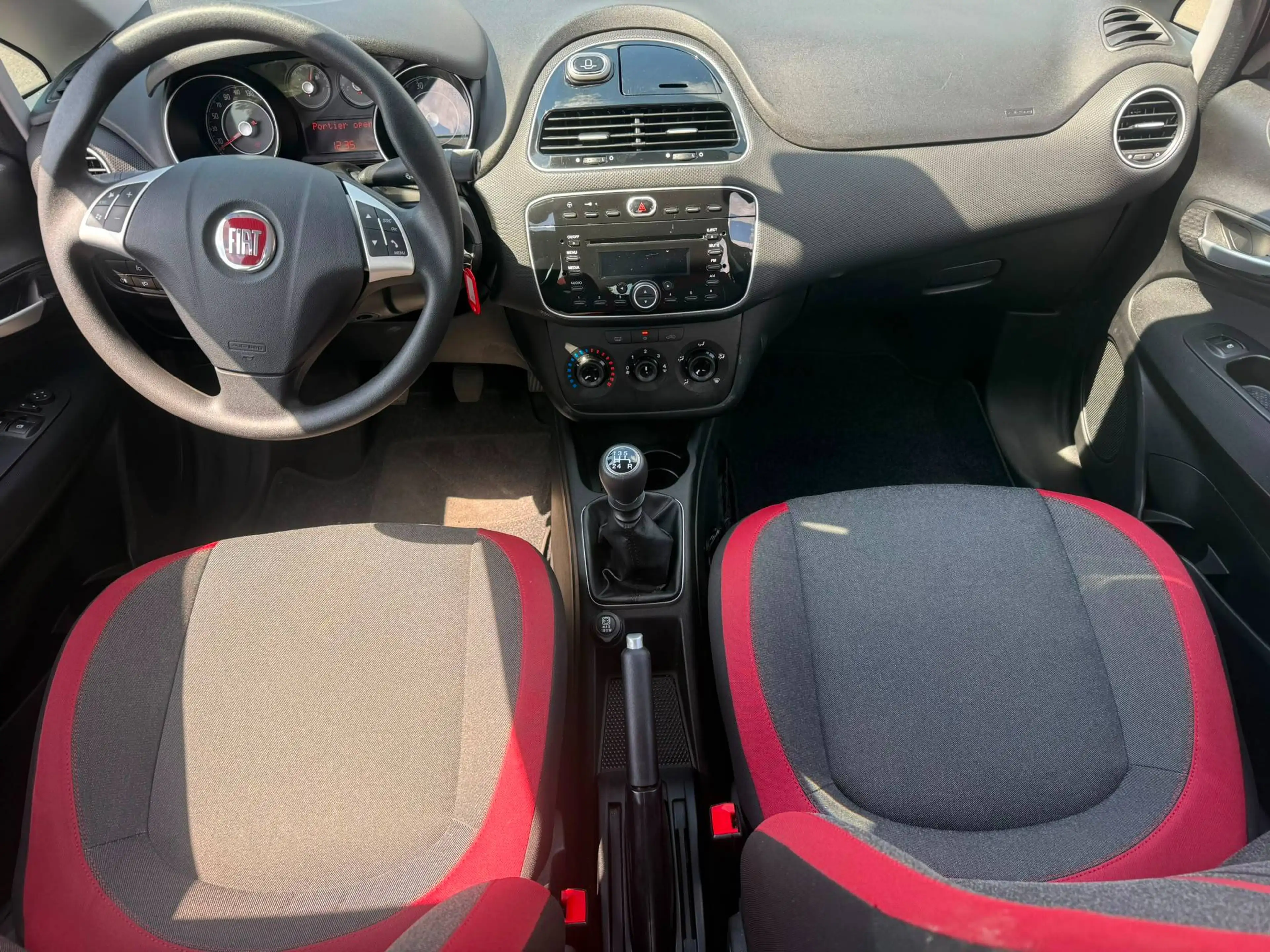 Fiat Punto 1.2i **12M GARANTIE** — photo 14