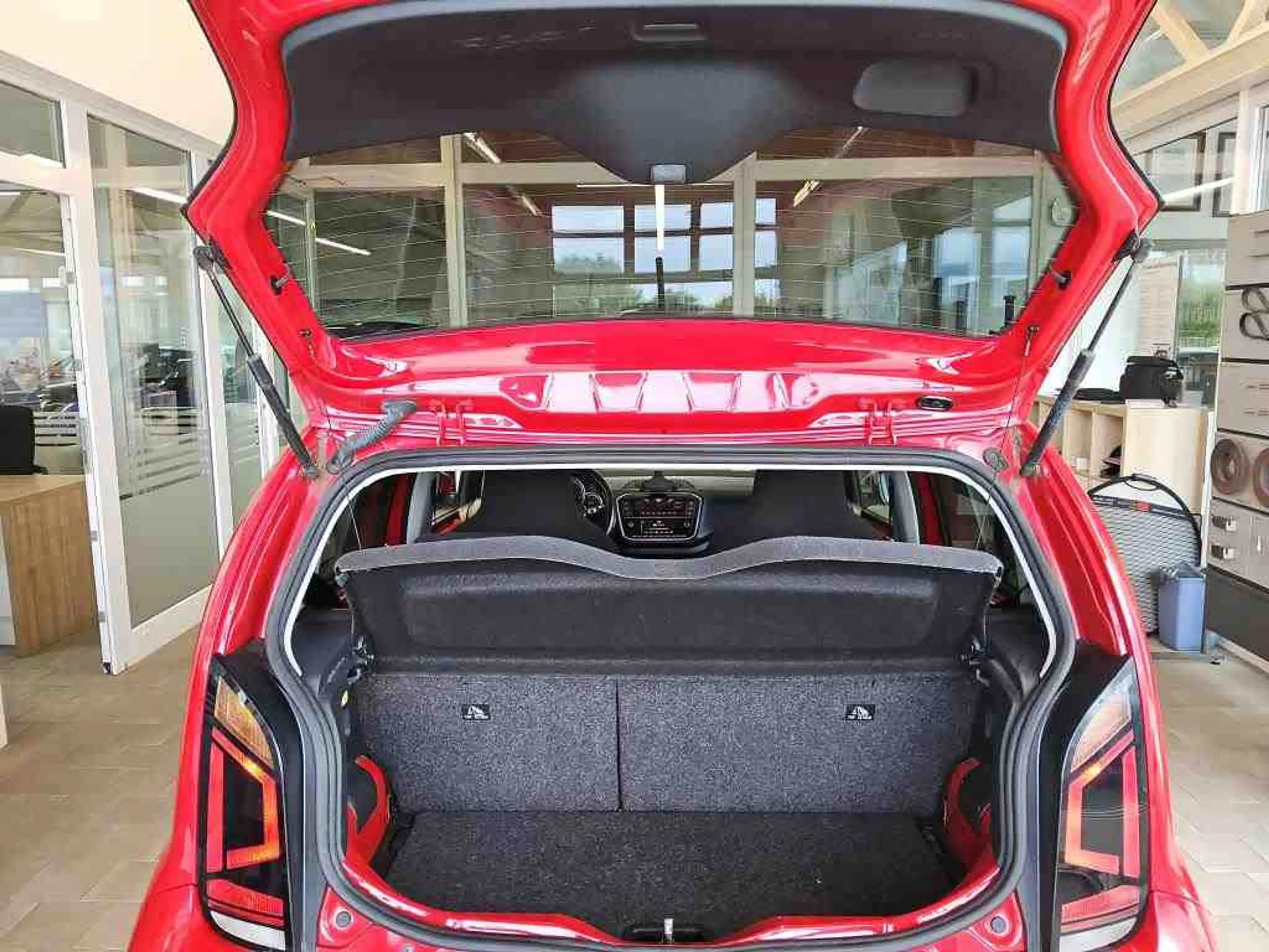 Volkswagen e-up! move up! UNITED*NAVI*KLIMA*SHZ*LM — photo 12