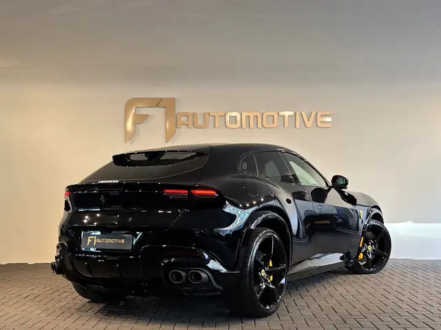 Ferrari Purosangue view 3