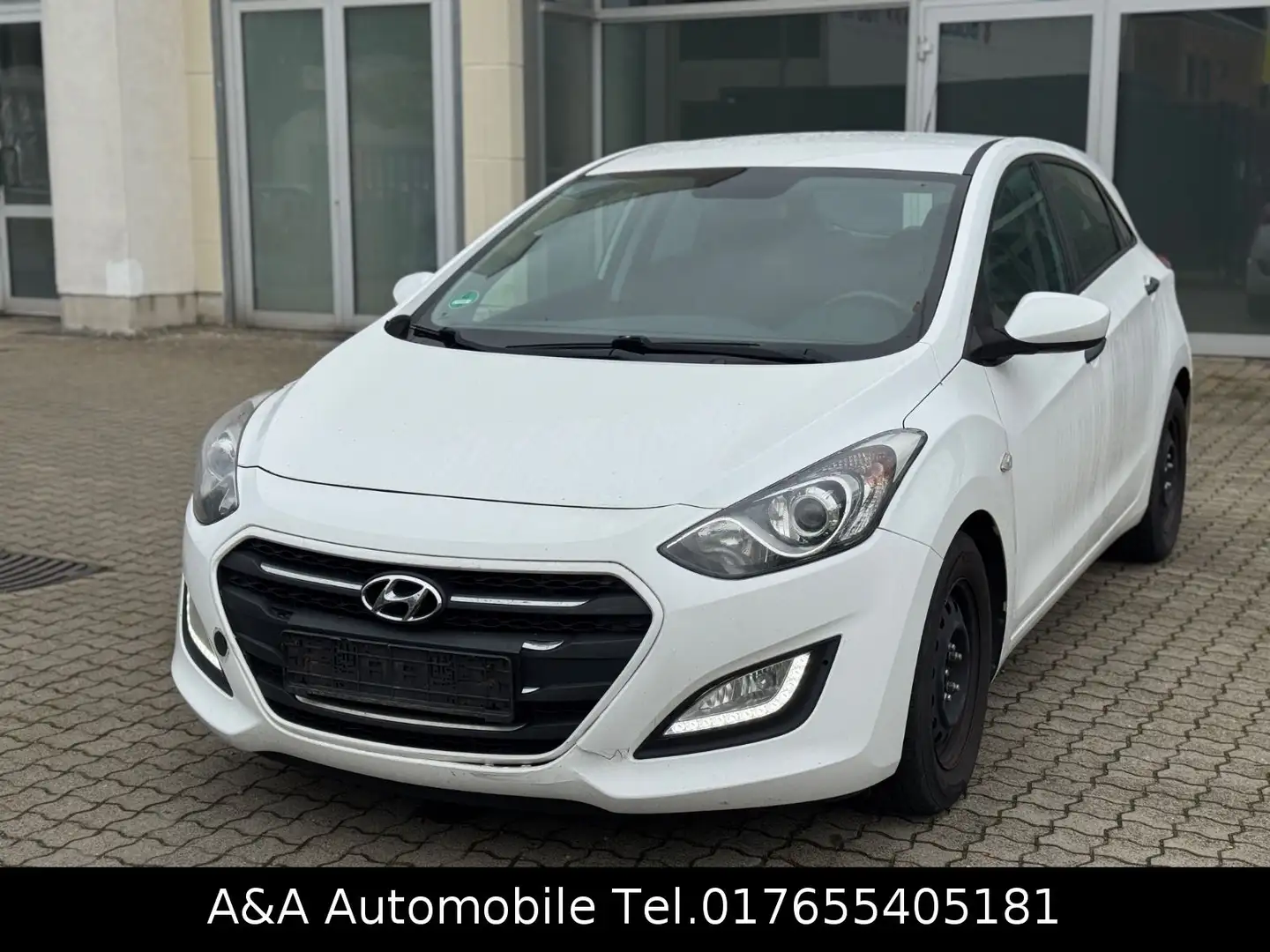 Hyundai i30 1.4 Classic 1.Hand Limousine TÜV Blanc - 2