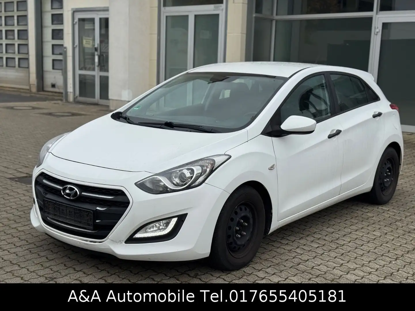 Hyundai i30 1.4 Classic 1.Hand Limousine TÜV Blanc - 1