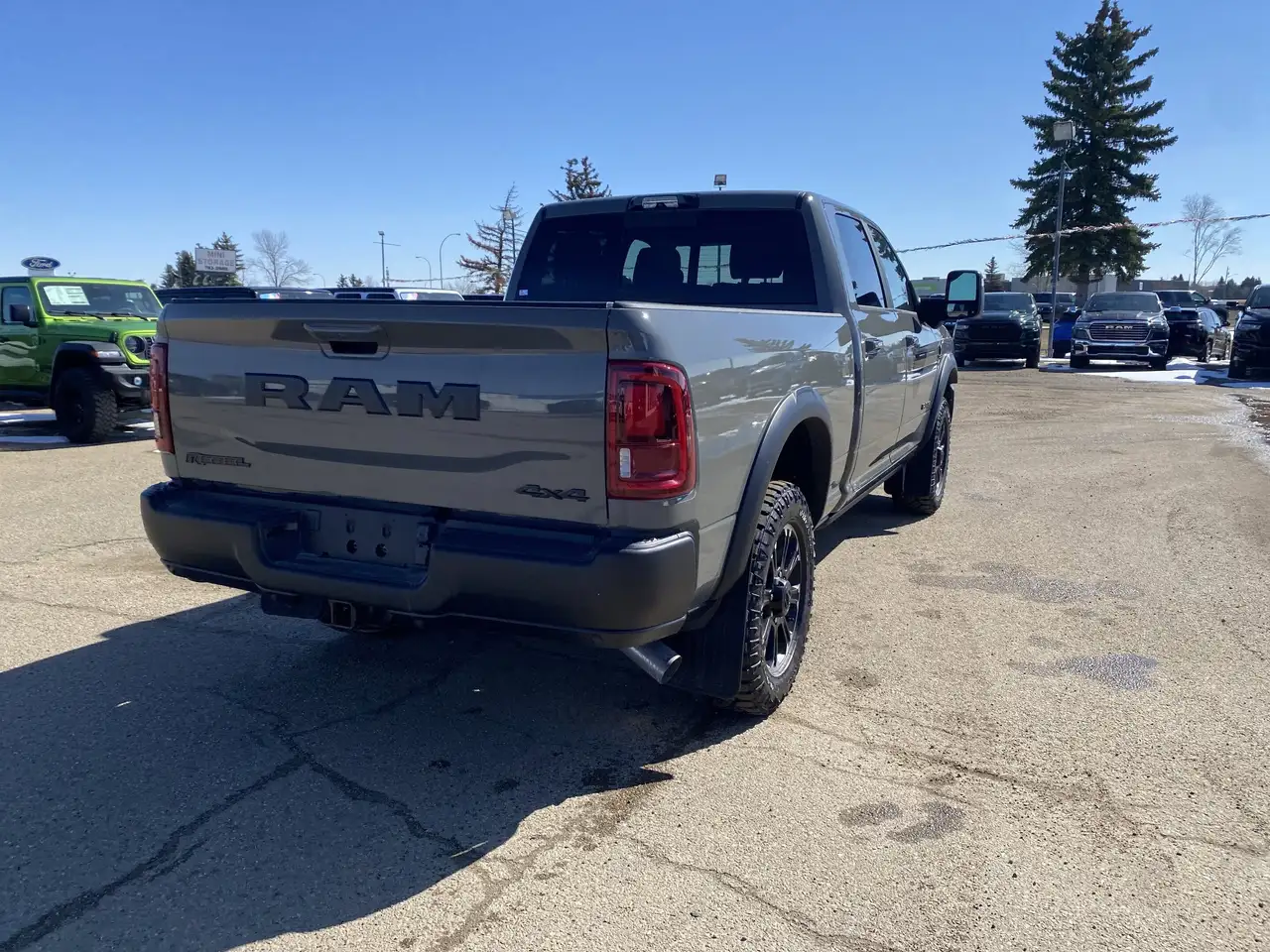 RAM 2500 снимка RAM 2500