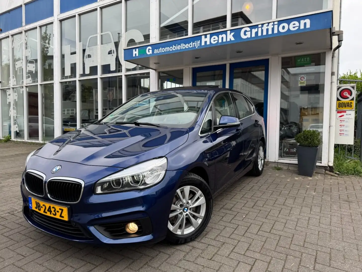 BMW 220 220i Active Tourer Essential I Panoramadak I Camer Bleu - 1