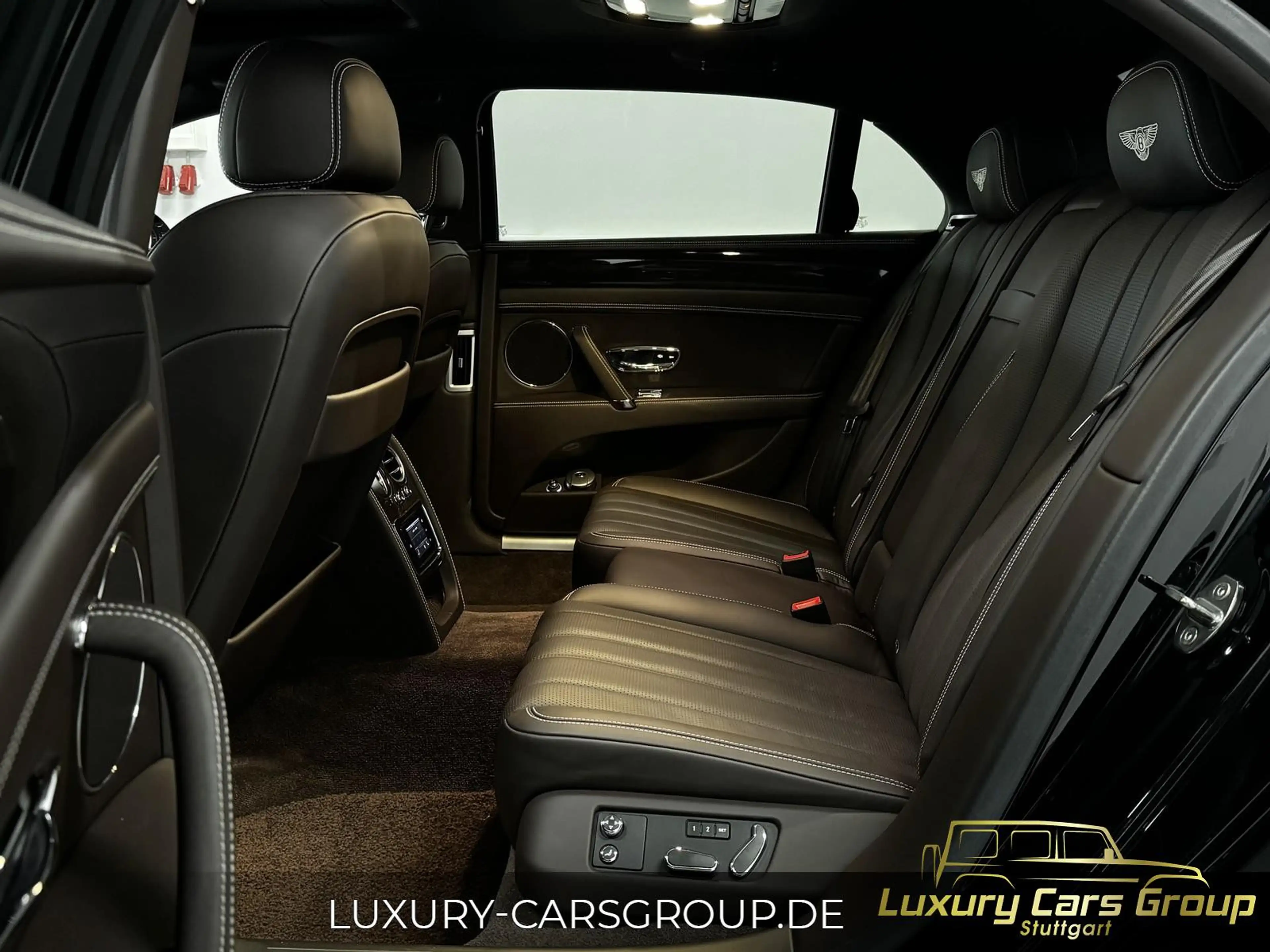 Bentley Flying Spur W12 Guter zustand Deutsches Fahrzeug — photo 14
