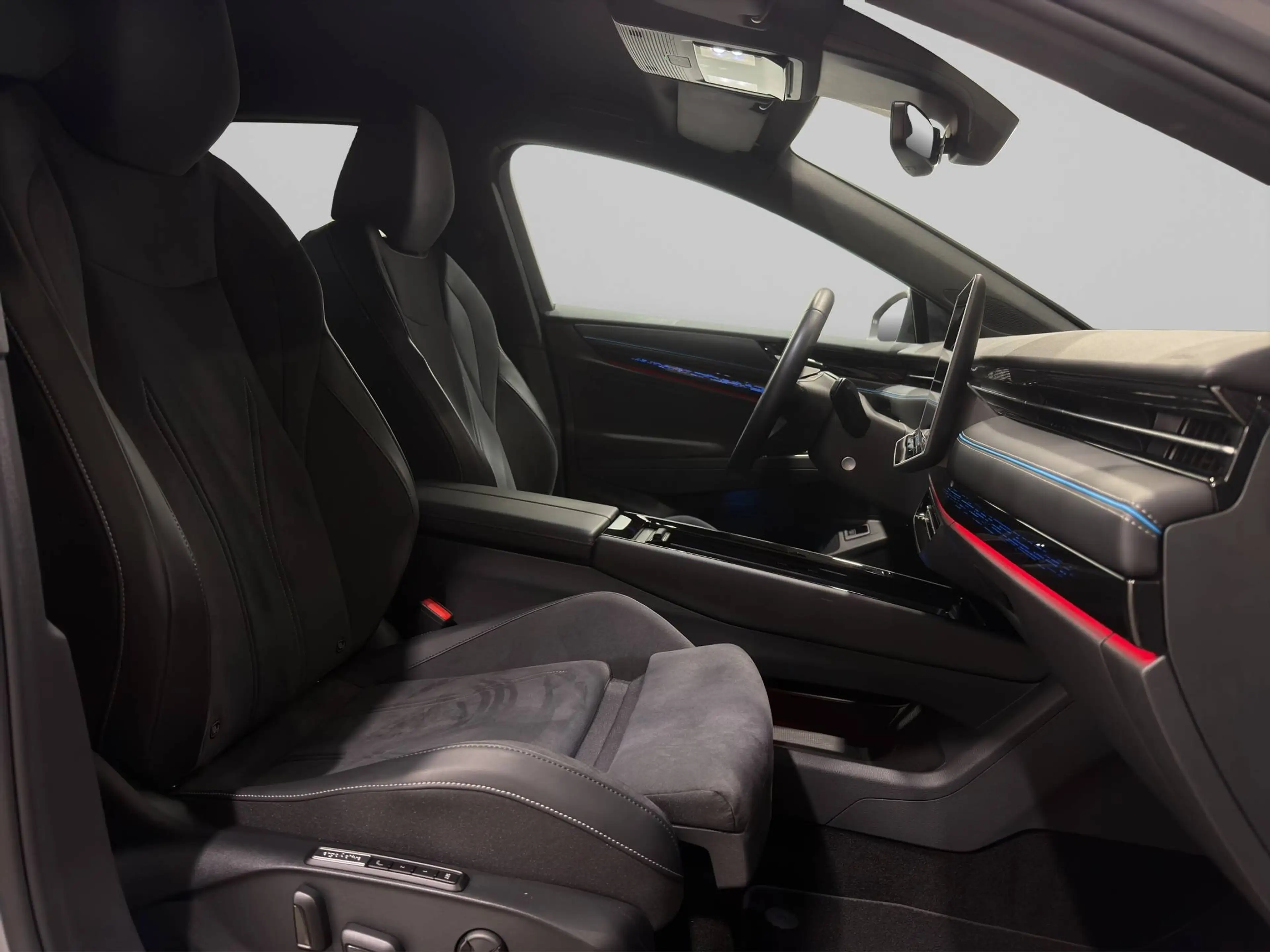 Volkswagen ID.7 PRO ***MASSAGE & HEATED SEATS*MATRIX LED*360°CAMERA*** — photo 11