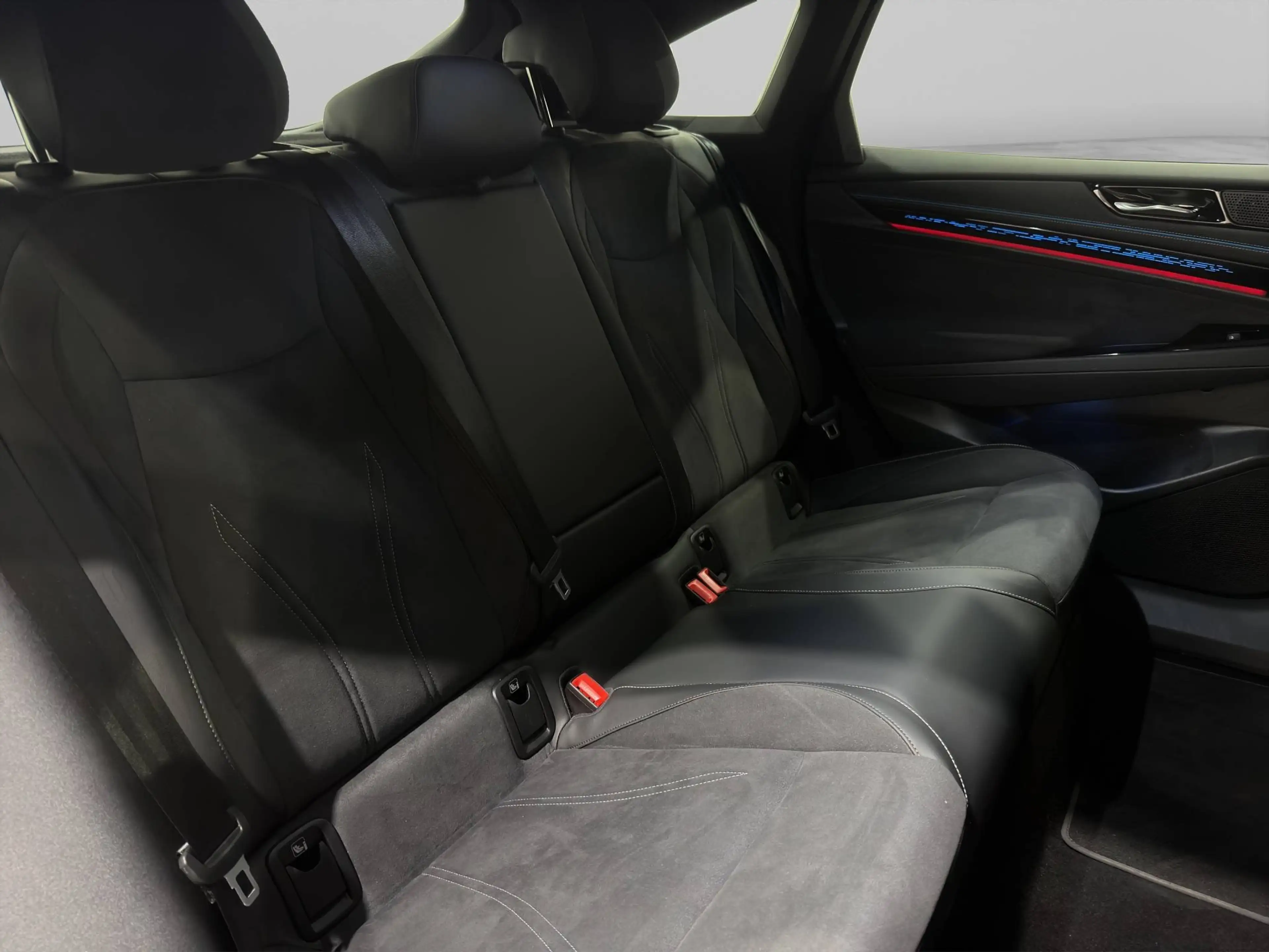 Volkswagen ID.7 PRO ***MASSAGE & HEATED SEATS*MATRIX LED*360°CAMERA*** — photo 12