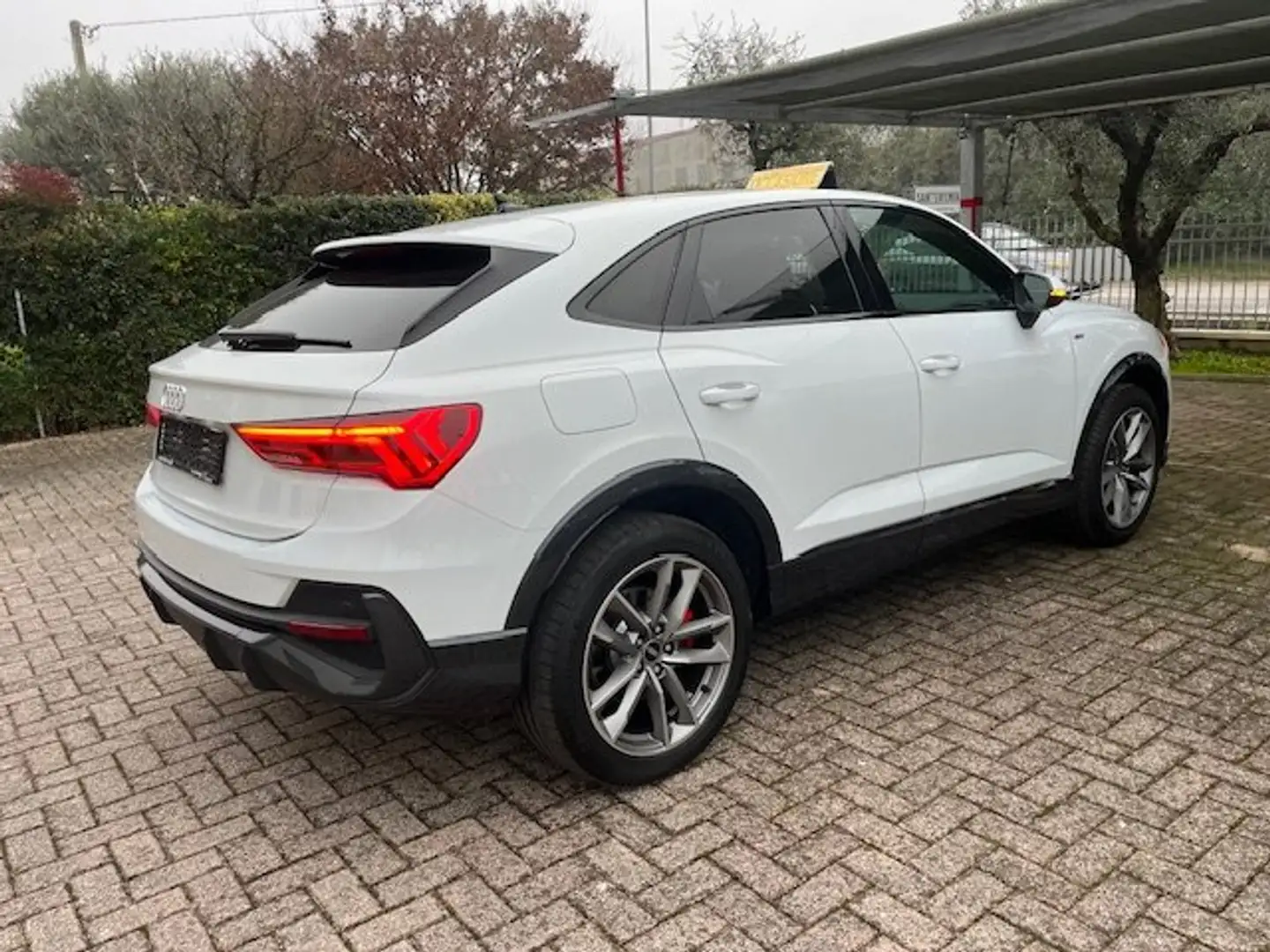 Audi Q3 Q 3 SPORTBACK 45 TFSI E DSG  s line 245cv MATRIX Blanc - 2