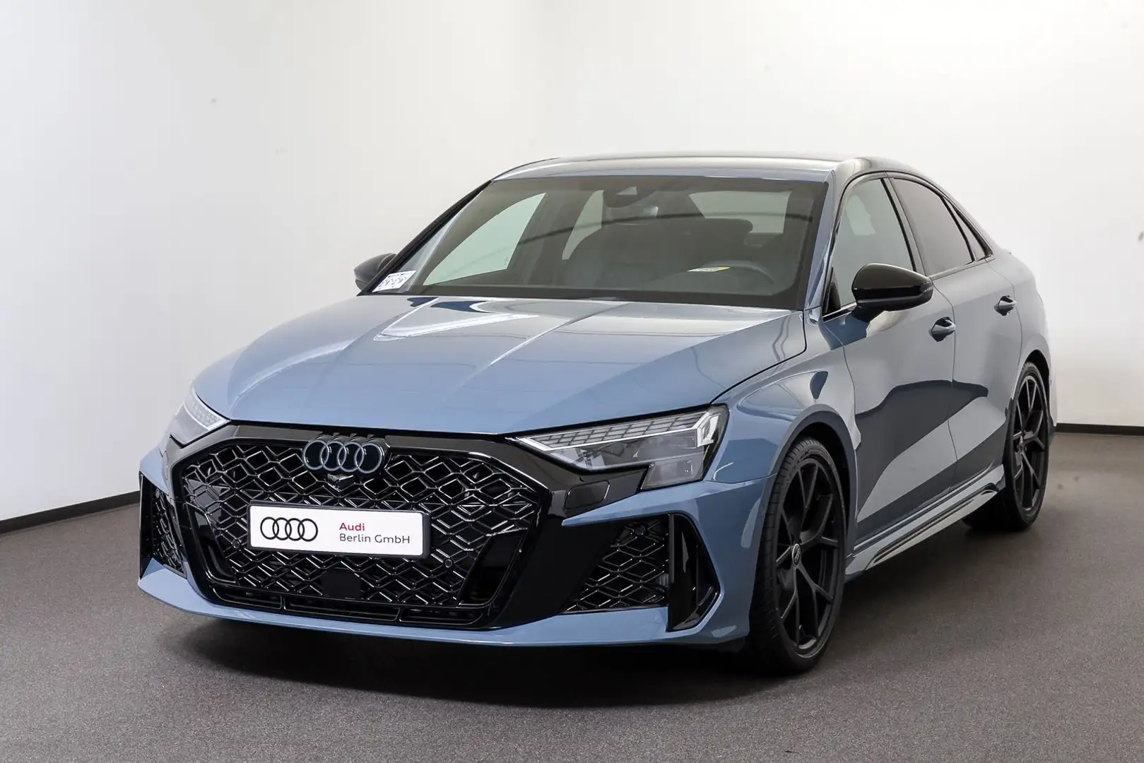 Audi RS3 TFSI S tr. MATRIX RFK NAVI SONOS Grijs - 2