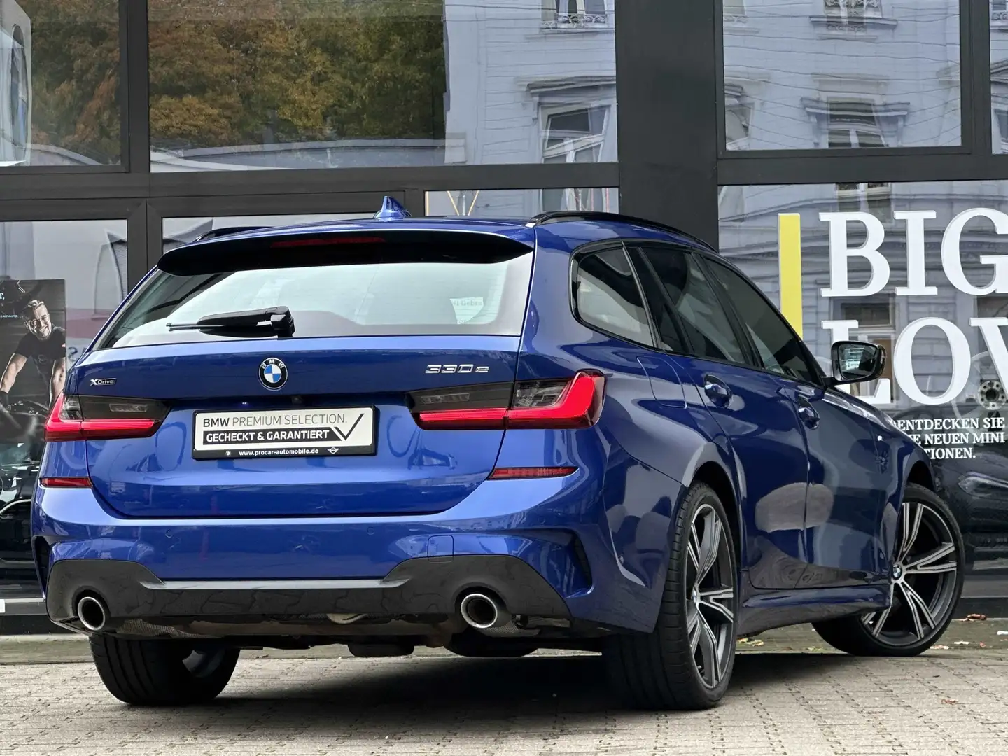 BMW 330 e xDrive M Sport Laser DA Prof PA+ Pano AHK Bleu - 2