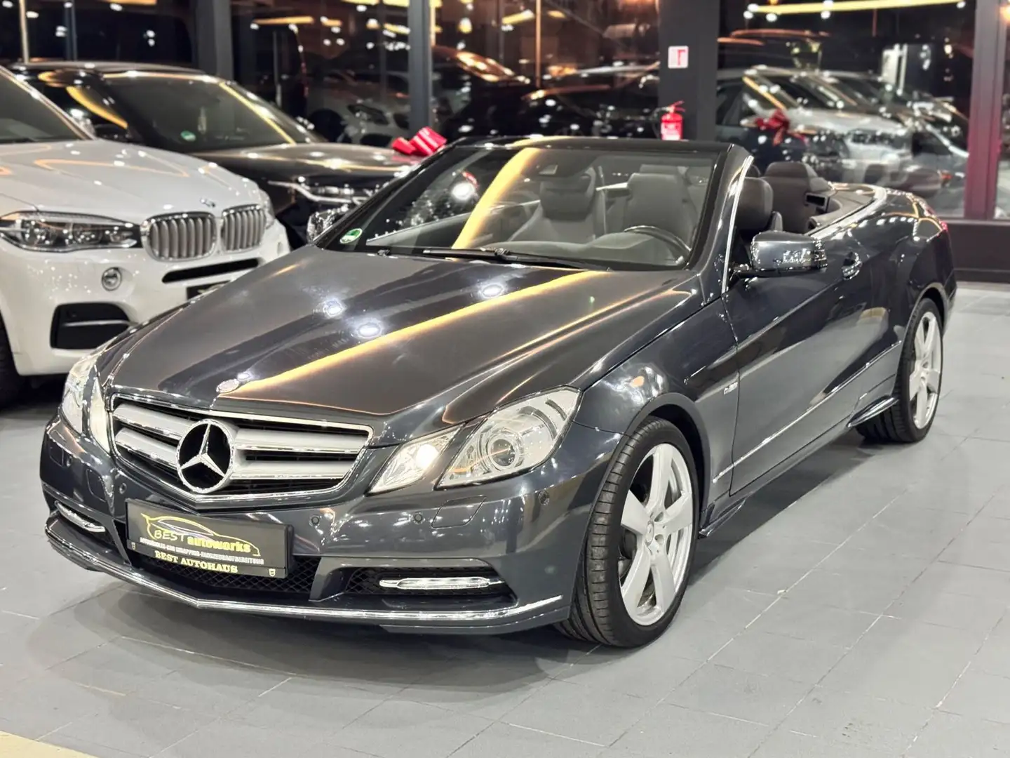 Mercedes-Benz E 200 E200 CGI Cabrio*BlueEfficiency*BIXENON*SHZ*LEDER Gris - 2