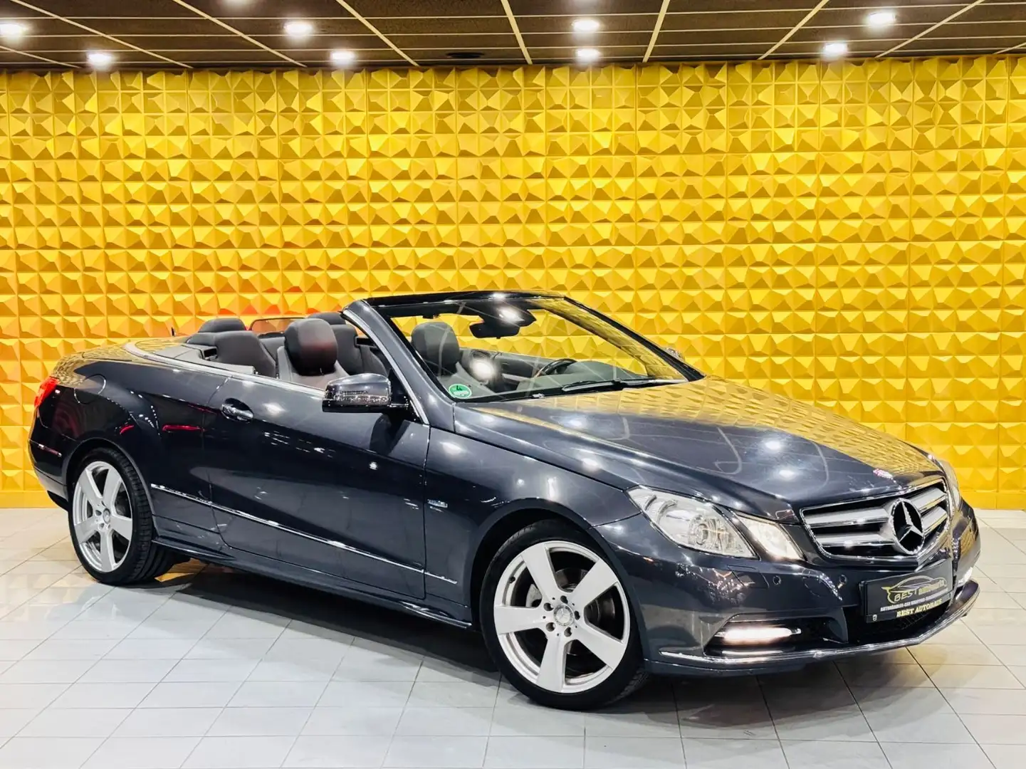 Mercedes-Benz E 200 E200 CGI Cabrio*BlueEfficiency*BIXENON*SHZ*LEDER Gris - 1