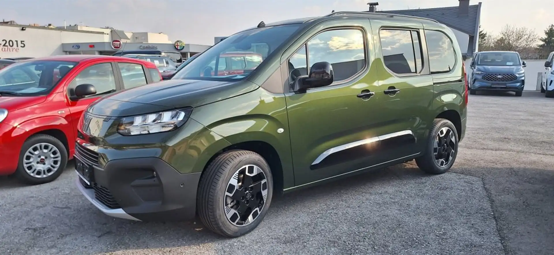 Fiat Doblo M Automatik Grün - 1