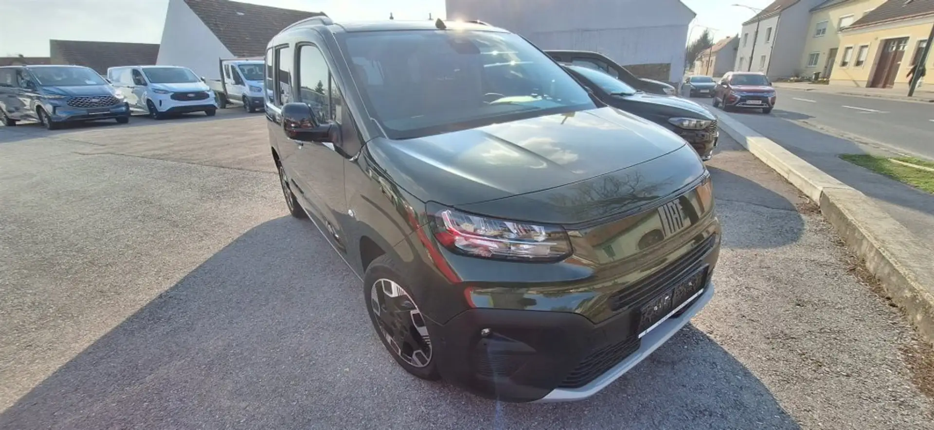 Fiat Doblo M Automatik Grün - 2