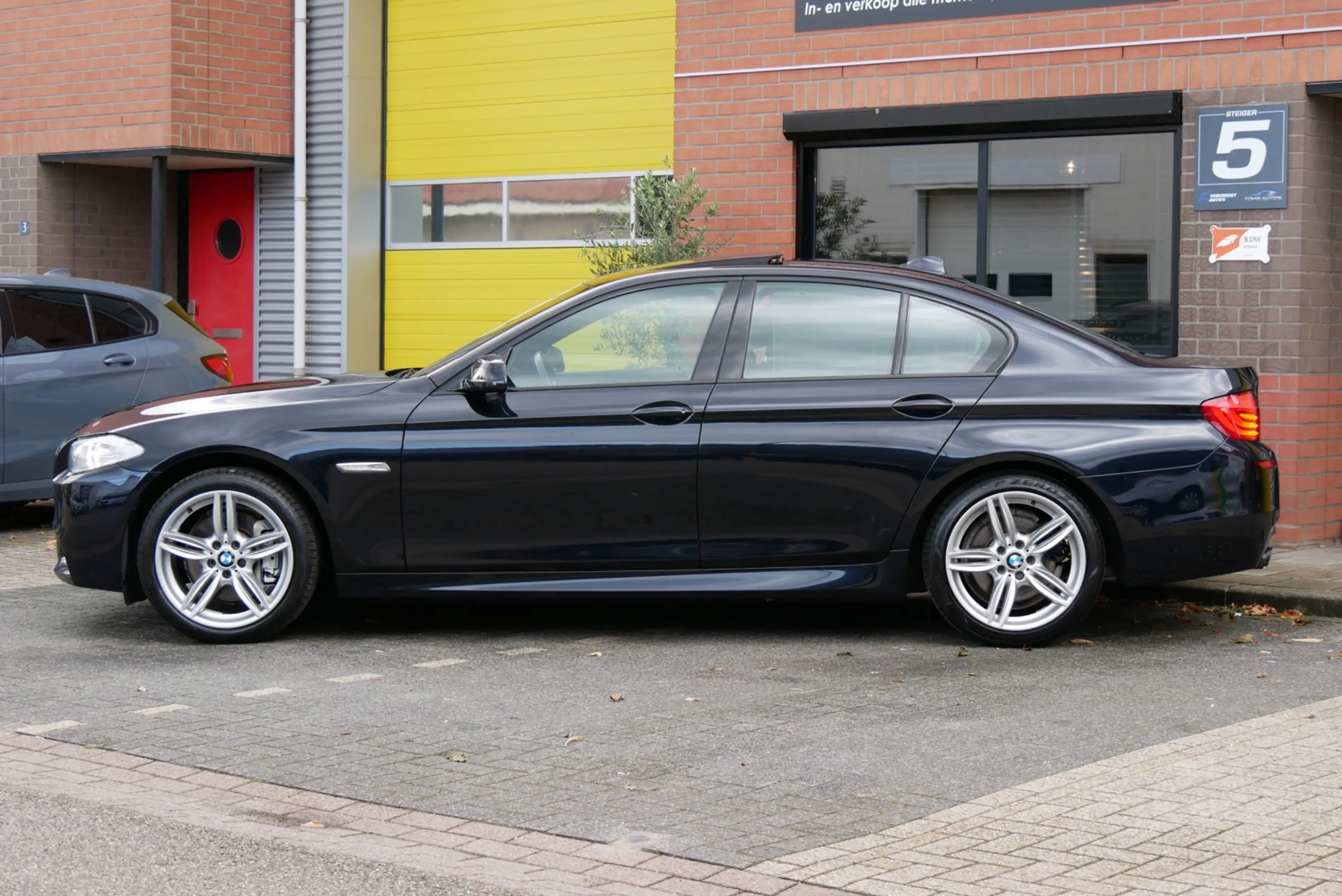 BMW 528 5-serie 528i High Executive m-pakket. schuifdak. m — photo 4