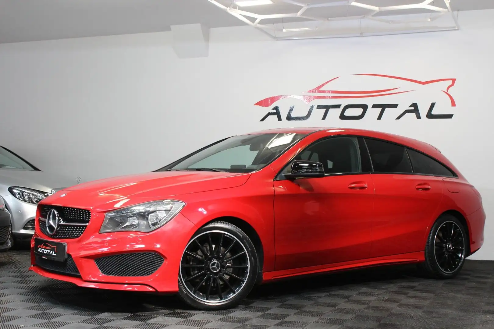 Mercedes-Benz Sonstige CLA 200*Shooting Brake*AMG Line*Kamera*2. Hand* Rot - 2
