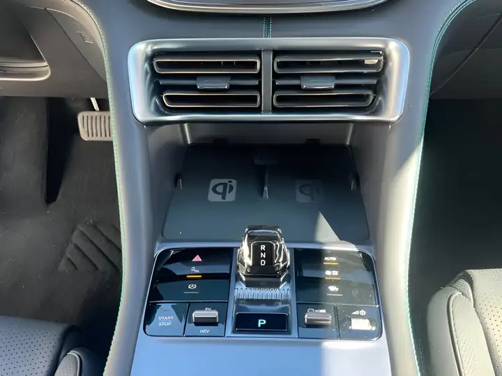 BYD Seal U DM-i COMFORT 2025, foto 16