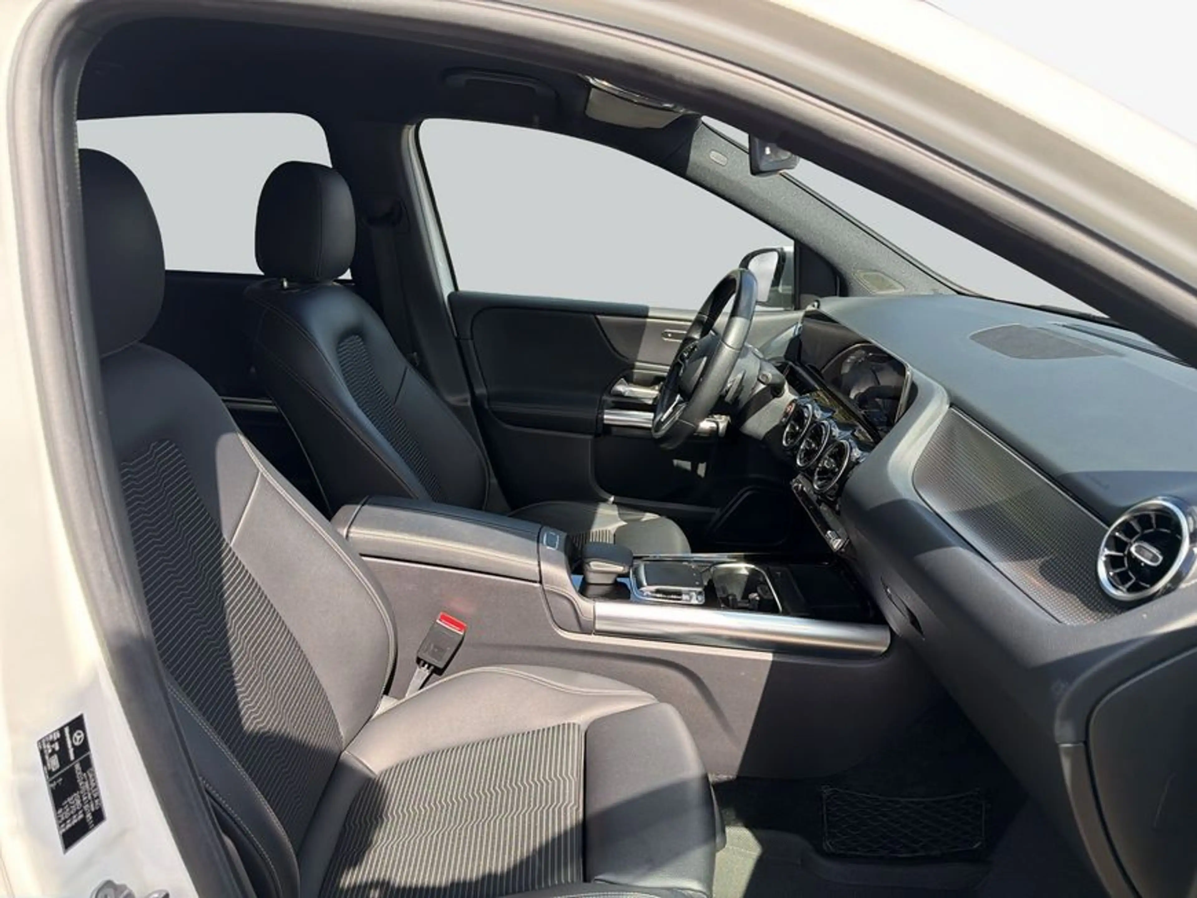 Mercedes-Benz B 220 B-Klasse — photo 12