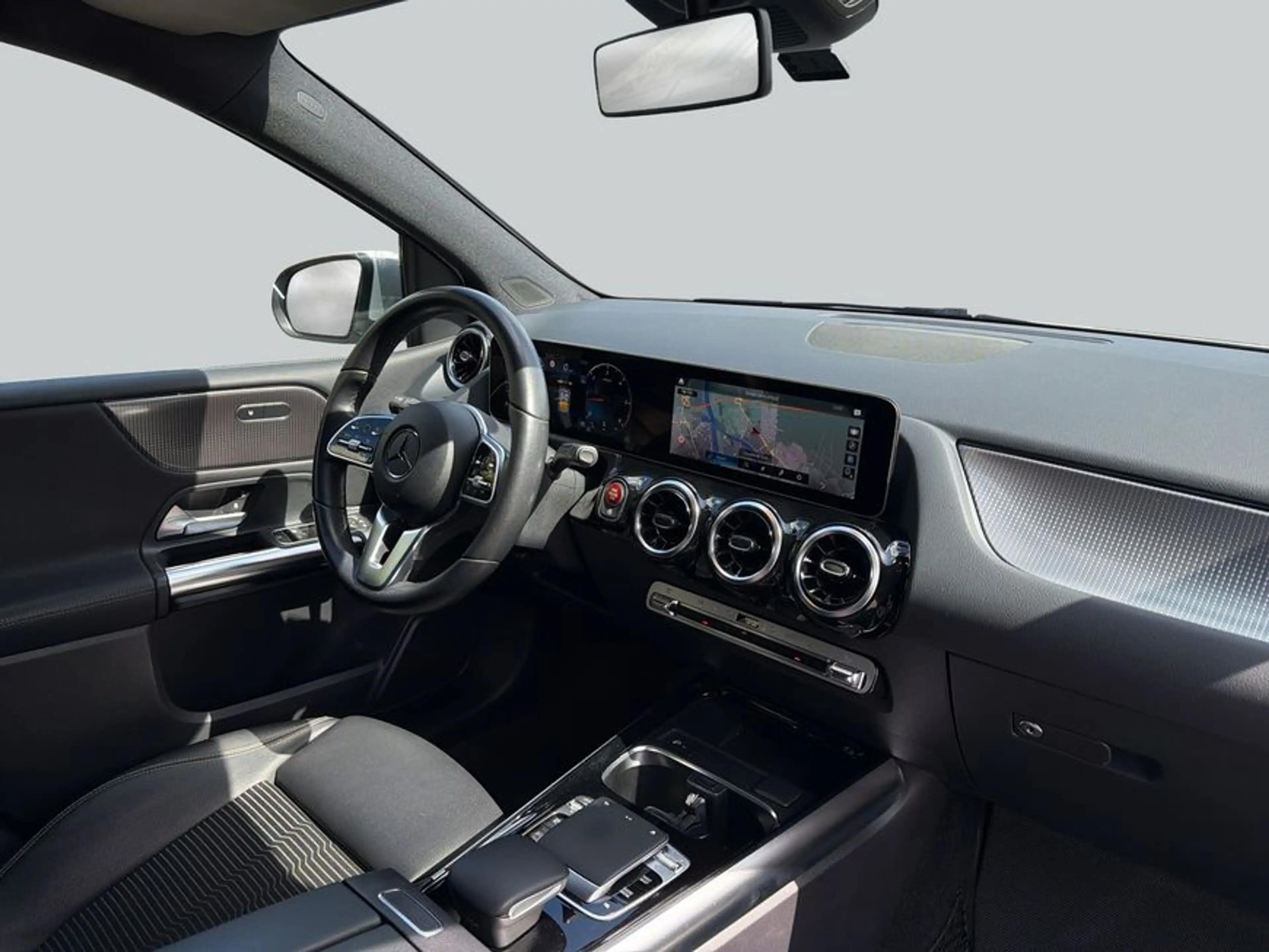 Mercedes-Benz B 220 B-Klasse — photo 15