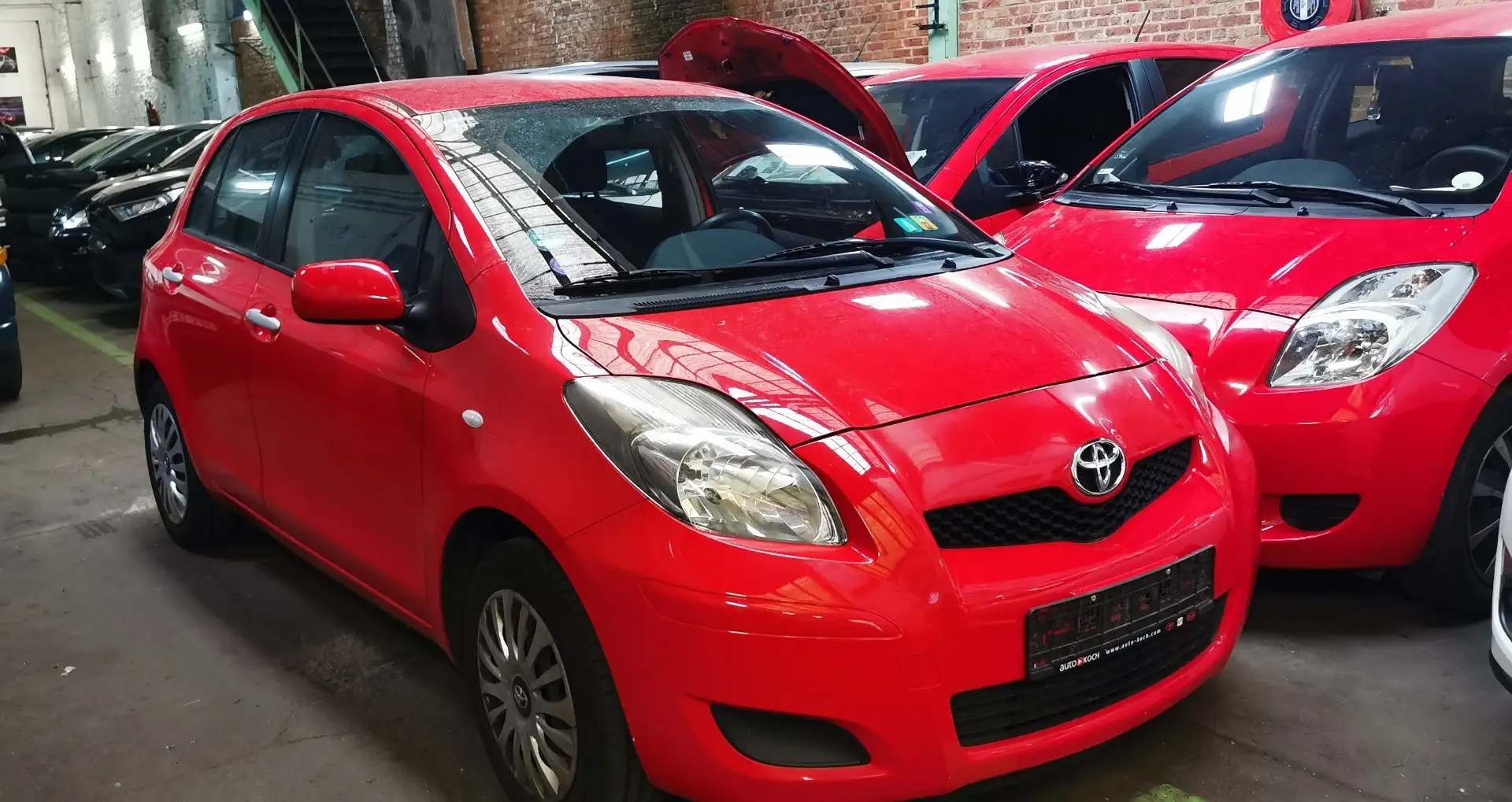 Toyota Yaris 1.0 - 69 VVT-i Millenium - 1