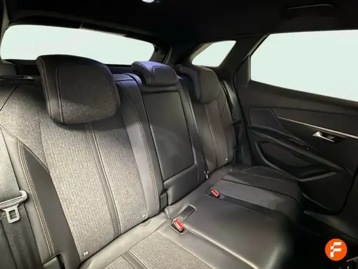 Peugeot 3008 1.2 S&S Pure Tech GT-Line 2018, foto 13