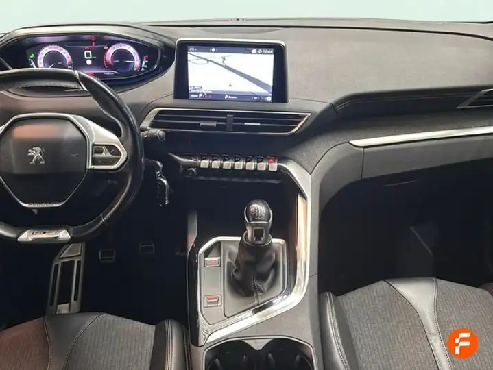 Peugeot 3008 1.2 S&S Pure Tech GT-Line 2018, foto 15