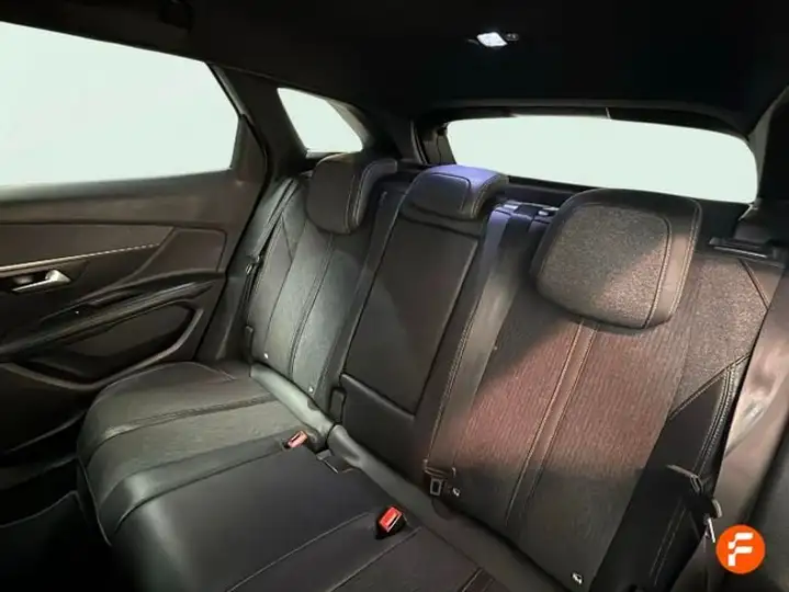 Peugeot 3008 1.2 S&S Pure Tech GT-Line 2018, foto 12
