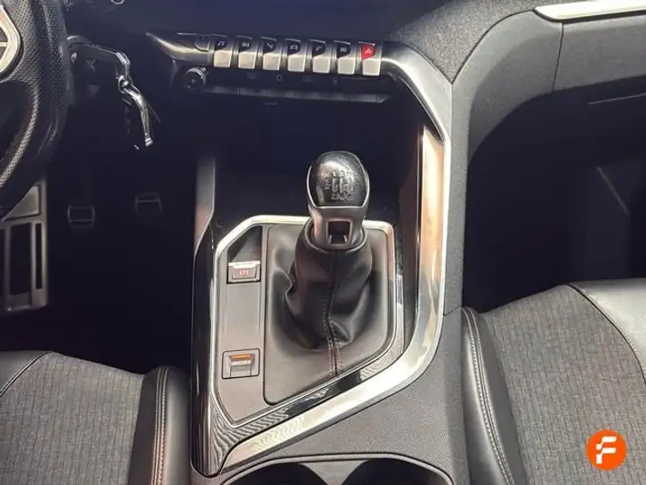 Peugeot 3008 1.2 S&S Pure Tech GT-Line 2018, foto 19