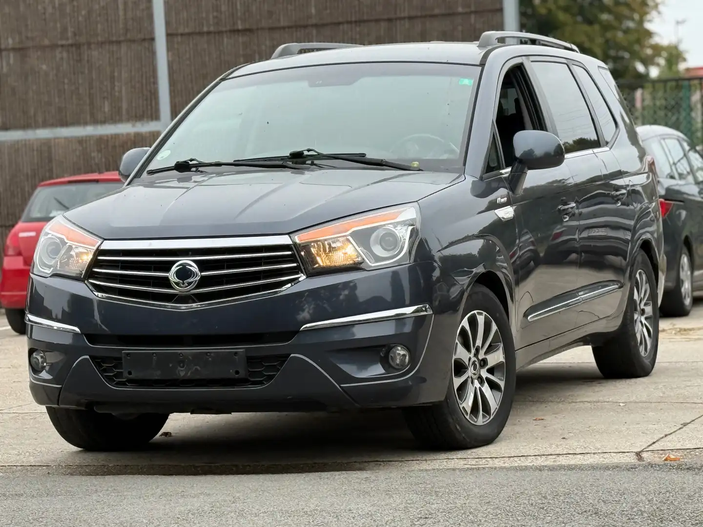 SsangYong Rodius Rodius 2.2 e-XDi220 Automatik Sapphire Gris - 2