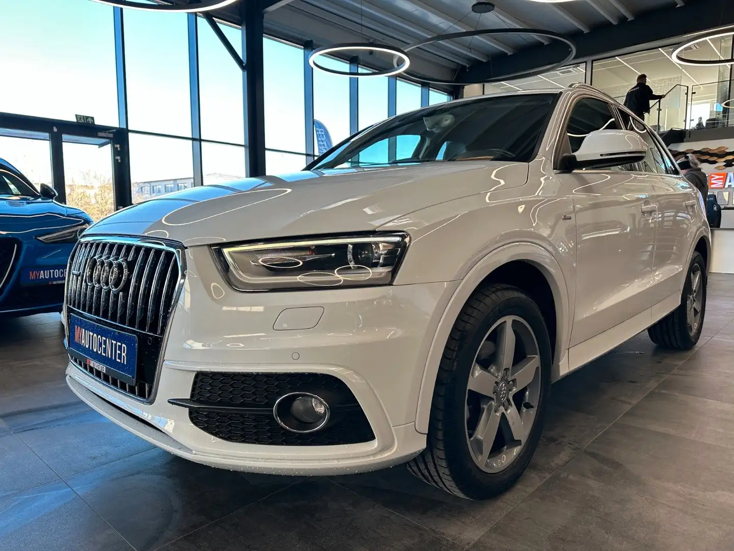 Audi Q3 2.0 TFSI quattro *Xenon*Klima*SHZ*Navi*PDC* Weiß - 2