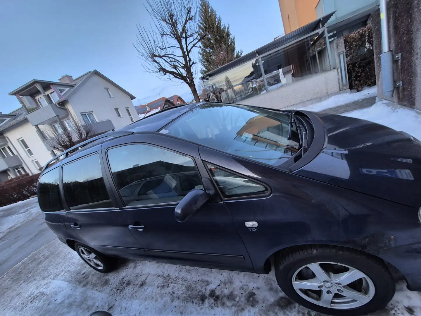 SEAT Alhambra Alhambra4 Sport 1,9 TDI PD Sport Blau - 2