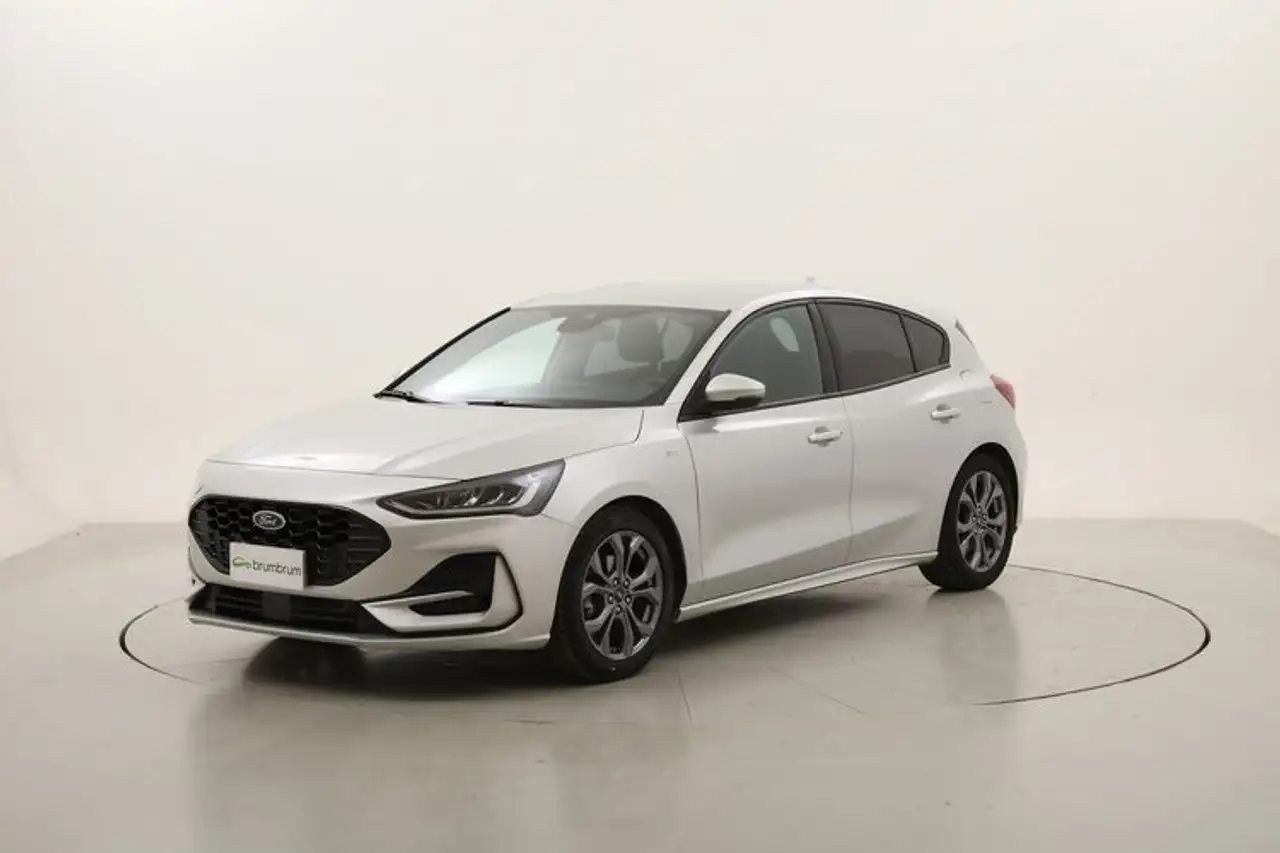 Ford Focus Hybrid ST-Line 1.0 Mild Hybrid 125CV — photo 1 of 15