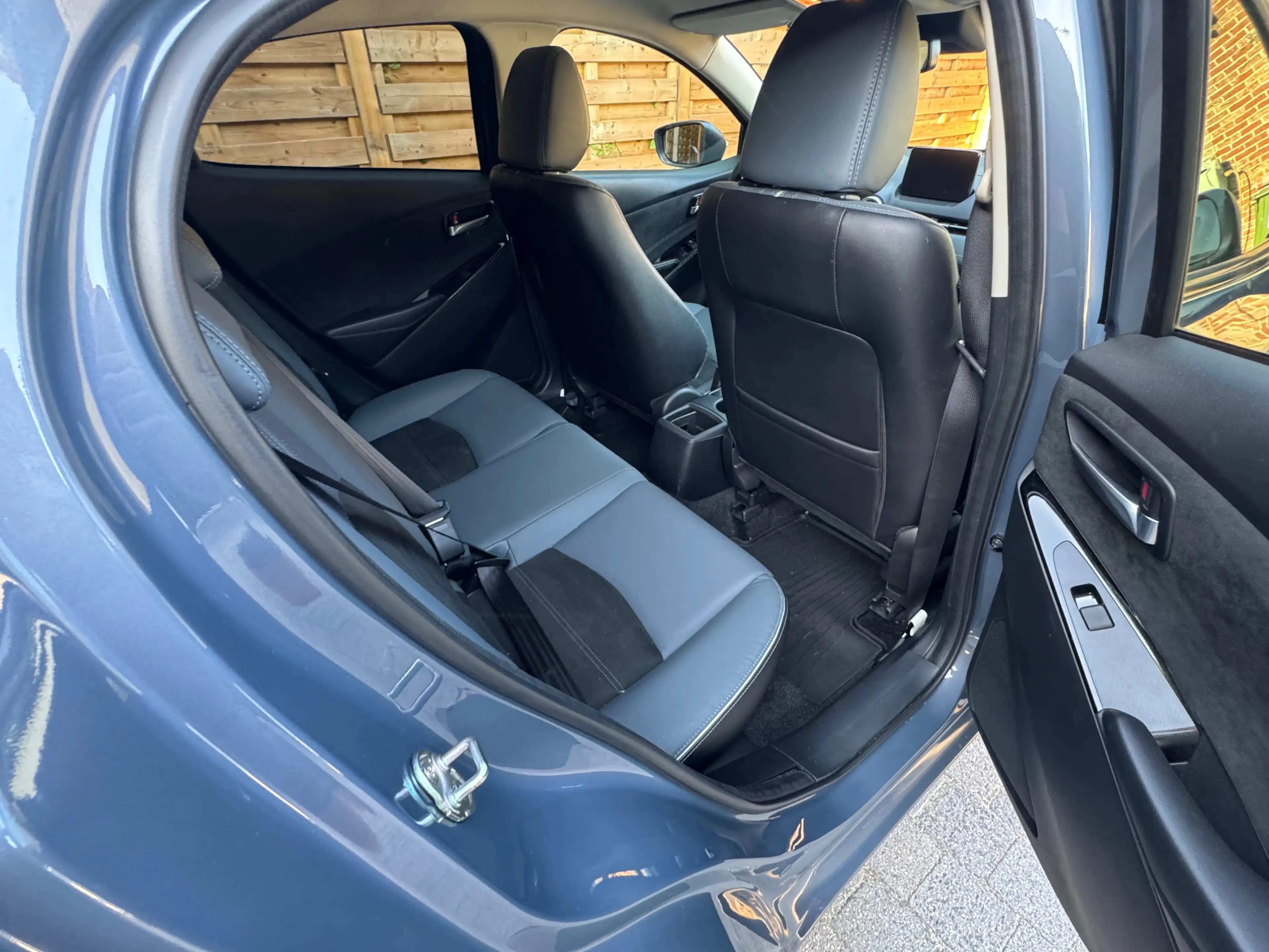 Mazda 2 mild hybride, Leder, xenon,.....1 Ste eigenaar Nw Staat — photo 7