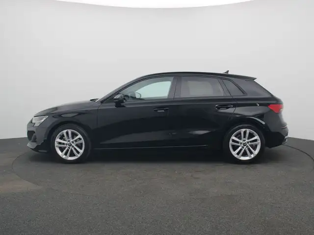 Audi A3 view 4