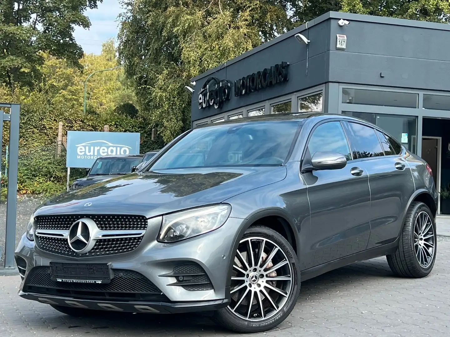 Mercedes-Benz GLC 220 d Coupe 4Matic LED - AMG Line /// Grau - 1