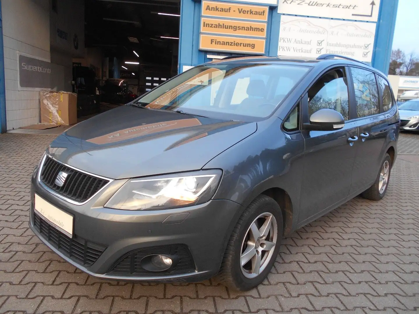 SEAT Alhambra Style 7 Sitzer Automatik Gepflegt Gri - 1