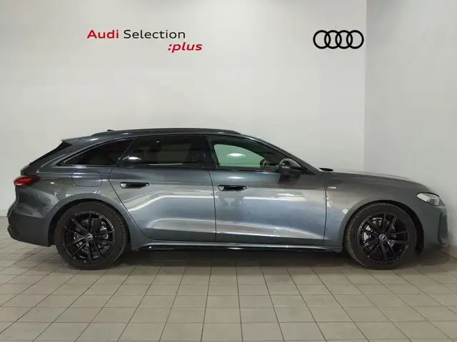 Audi A5 view 3