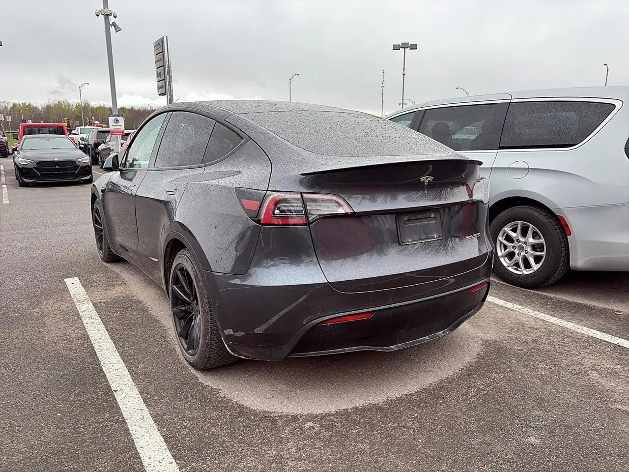 Tesla Model Y снимка Tesla Model Y