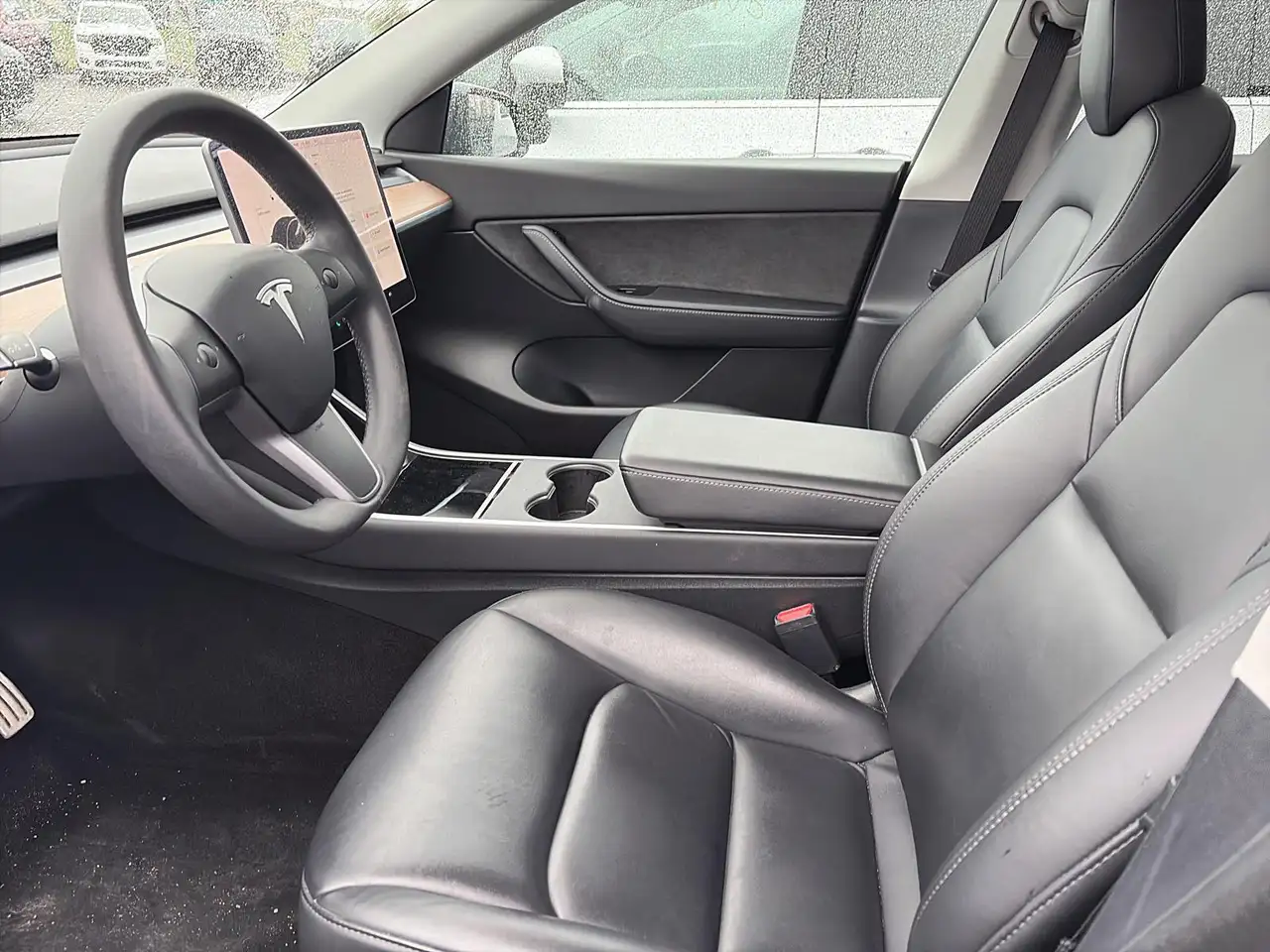 Tesla Model Y снимка Tesla Model Y