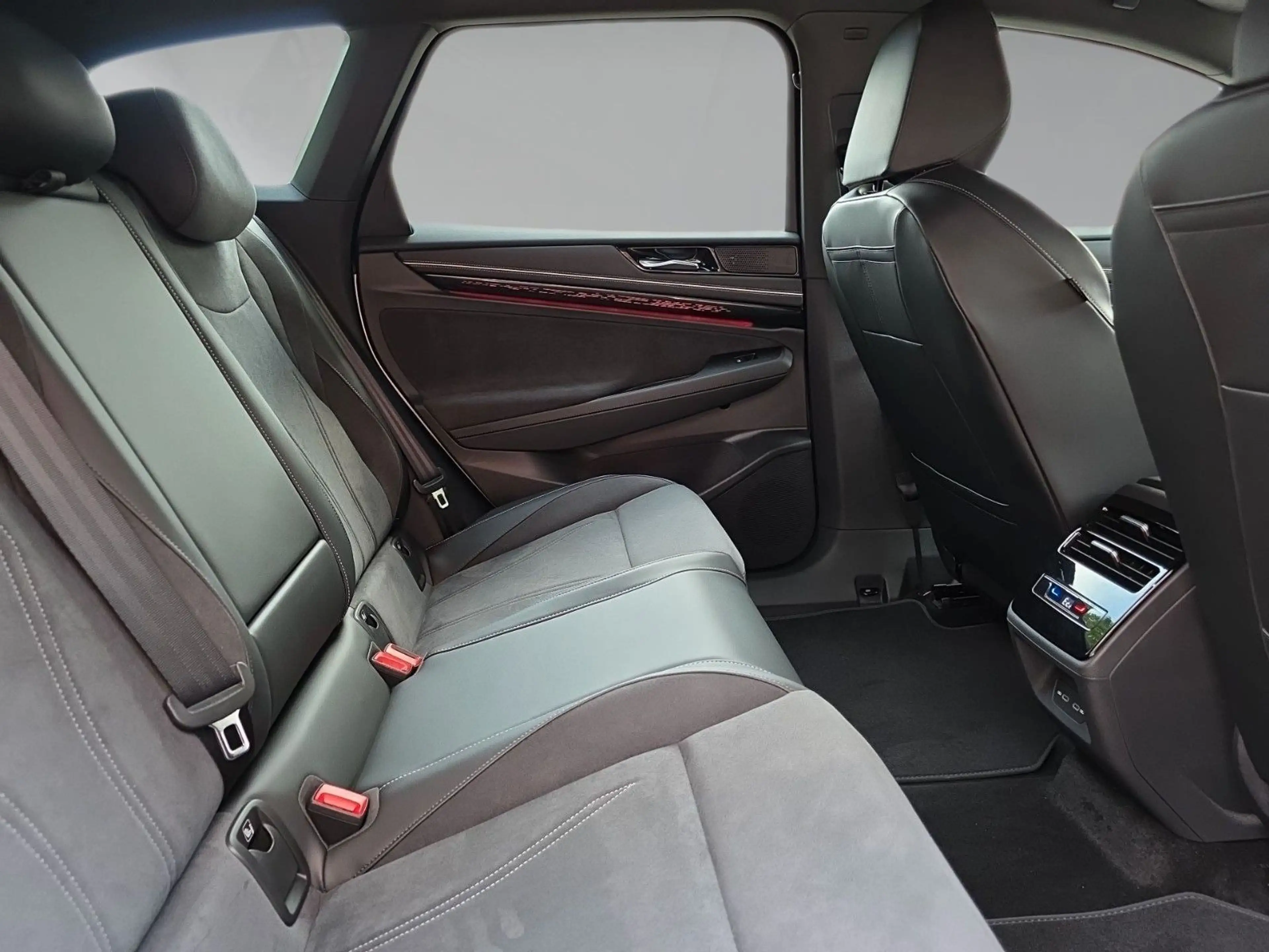 Volkswagen ID.7 Tourer Pro S / MASSAGE WÄRMEP IQ.LIGHT — photo 9