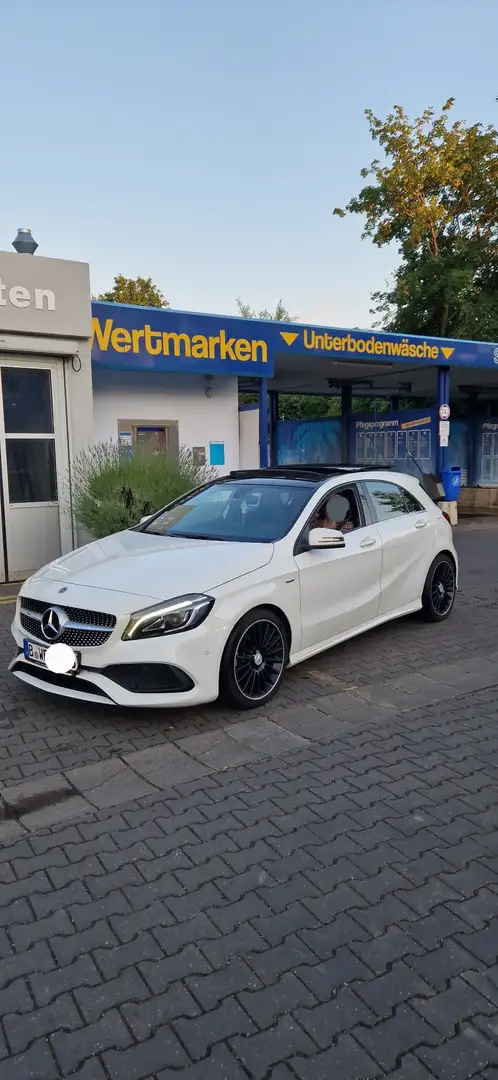 Mercedes-Benz 180 Mercedes A 180 AMG line mit Schiebedach - 1